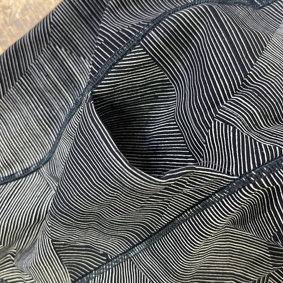 Lululemon SPEED UP 27” Leggings-Etch Hail Midnight Size 4 - Picture 7 of 8